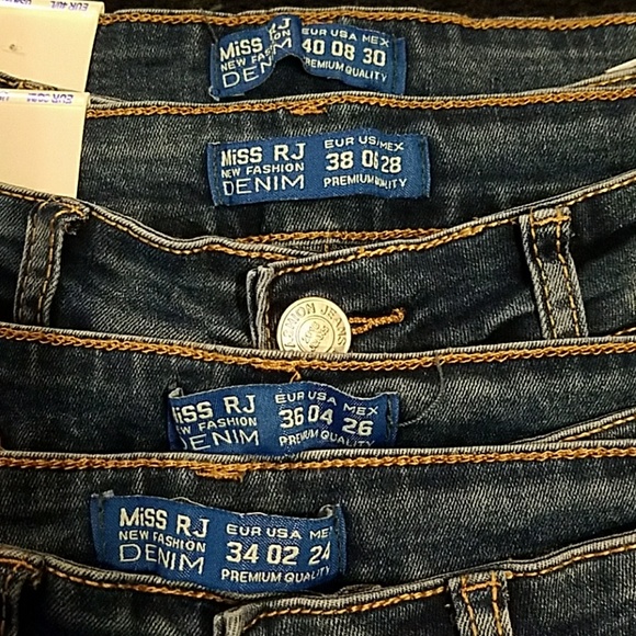 Only 1 left!•Pearl cuffed stretchy jeans•sz.2 XS• - Picture 6 of 7